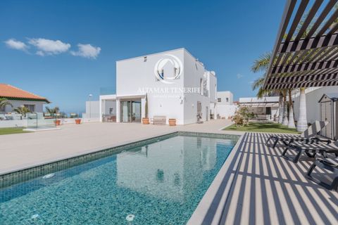 Villa en Adeje, Tenerife, Adeje - € 2.100.000 | Ref: 1683 - photo 1