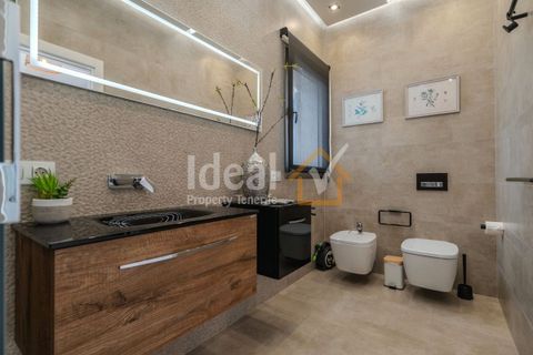 Villa a Torviscas, Tenerife, Torviscas - € 2.100.000 | Ref: 972-V5-D - foto 26