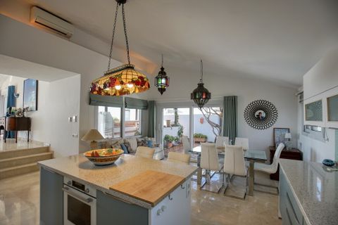 Villa a Estepona, Malaga, Estepona - € 1.050.000 | Ref: DPIc350323 - foto 7