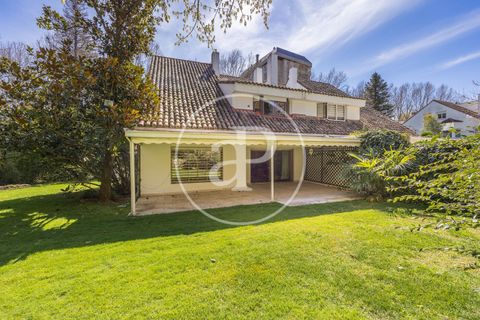 Villa en Madrid, Madrid, Madrid - € 2.480.000 | Ref: VM2604039 - photo 2