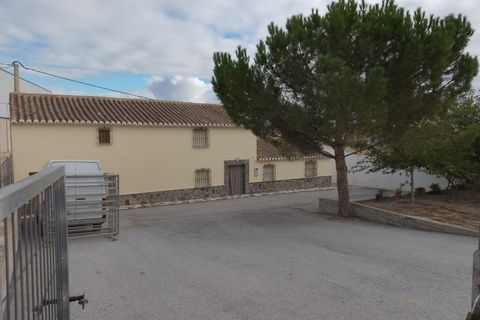 Landejendom i Baza, Granada, Baza - € 200.000 | Ref: v3027 - foto 1