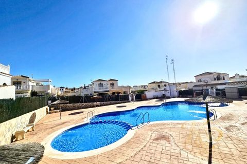 Villa i Punta Prima, Alicante, Punta Prima - € 209.999 | Ref: MLSC3883464 - foto 2