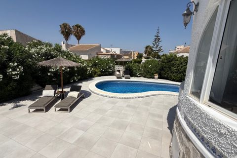 Villa a Torrevieja, Alicante, Torrevieja - € 645.000 | Ref: MCO-76961 - foto 5