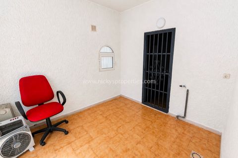 Casa adosada en La Marina, Alicante, La Marina - € 119.500 | Ref: NP: 872 - photo 15