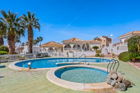 Villa en Monteazul, Alicante, Monteazul - € 229.000 | Ref: CM347 - photo 2