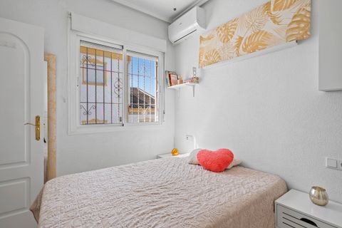 Villa en Monteazul, Alicante, Monteazul - € 229.000 | Ref: CM347 - photo 19