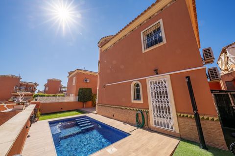 Villa i Playa Flamenca, Alicante, Playa Flamenca - € 269.950 | Ref: V-48412 - foto 2