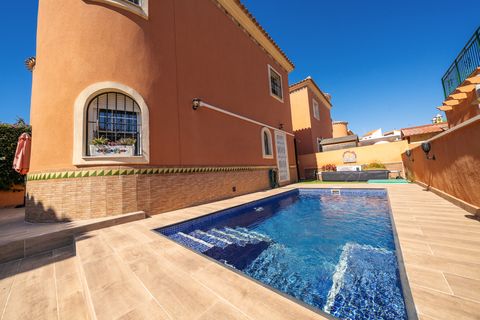 Villa i Playa Flamenca, Alicante, Playa Flamenca - € 269.950 | Ref: V-48412 - foto 3