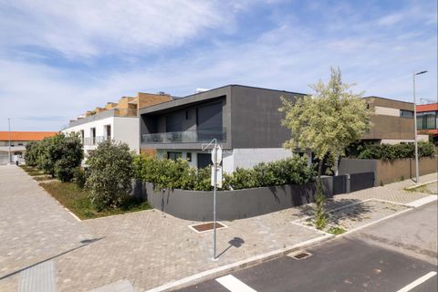 Villa a Canidelo, Porto, Canidelo - € 4.200/mes | Ref: TAPT01-1485_AK - foto 2
