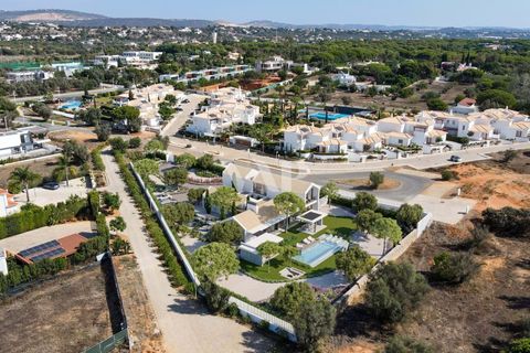 Villa in Vilamoura, Faro, Vilamoura - € 16,500/month | Ref: VAP212998A - photo 2