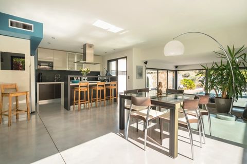 Villa a Marseille, Bouches-du-Rhone, Marseille - € 1.100.000 | Ref: HH-16148192 - foto 8