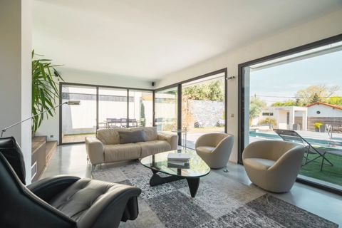 Villa a Marseille, Bouches-du-Rhone, Marseille - € 1.100.000 | Ref: HH-16148192 - foto 14