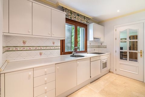 Villa a Estepona, Malaga, Estepona - € 2.400.000 | Ref: BHHS-MAR-06055 - foto 17
