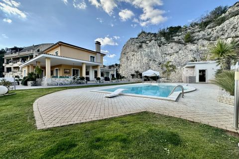 Villa i Canicatti, Agrigento, Canicatti - € 600.000 | Ref: 85392290 - foto 1