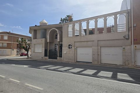 Villa i Sax, Alicante, Sax - € 575.000 | Ref: IVD13870 - foto 1