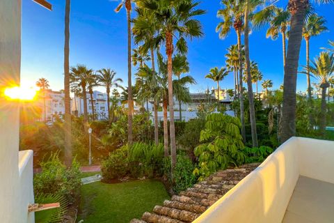 Rækkehus i Estepona, Malaga, Estepona - € 820.000 | Ref: CRNG139T3 - foto 2