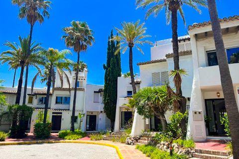 Rækkehus i Estepona, Malaga, Estepona - € 820.000 | Ref: CRNG139T3 - foto 24