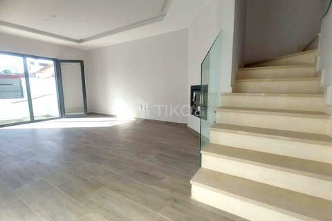 Villa i Quinta do Conde, Setubal, Quinta do Conde - € 450.000 | Ref: 20260422-3 - foto 2