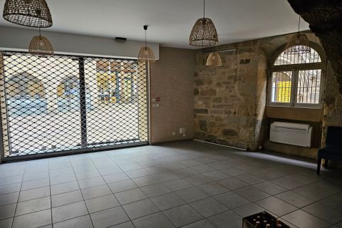 Erhvervsejendom i Figeac, Lot, Figeac - € 235.840 | Ref: 5935_47_ALV - foto 1