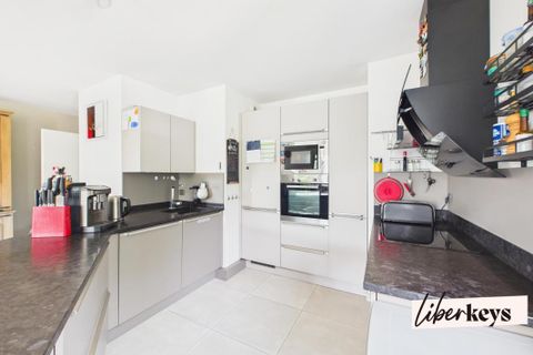 Lejlighed i Saint-Raphaël, Var, Saint-Raphaël - € 589.900 | Ref: DOM28780 - foto 7
