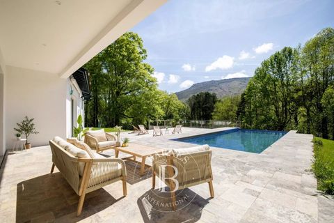 Villa a Ascain, Pyrenees-Atlantiques, Ascain - € 2.490.000 | Ref: M1848 - foto 3
