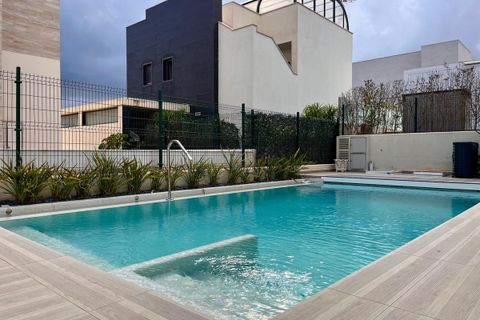 Villa Cabo Roigssa, Alicante, Cabo Roig - € 990 000 | Viite: 76-R4955854/76792 - valokuva 3