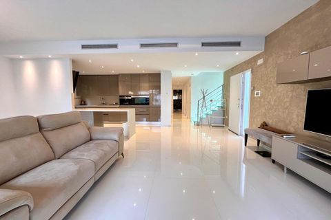 Villa Cabo Roigssa, Alicante, Cabo Roig - € 990 000 | Viite: 76-R4955854/76792 - valokuva 4