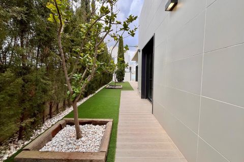 Villa Cabo Roigssa, Alicante, Cabo Roig - € 990 000 | Viite: 76-R4955854/76792 - valokuva 37