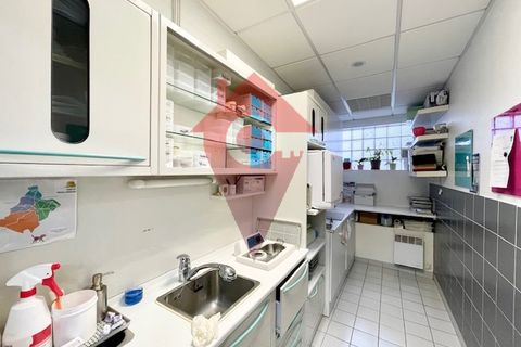 L'establiment comercial a Orgeval, Yvelines, Orgeval - € 21.960/mes | Ref: getkey_u_526029650 - foto 4