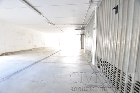 Garage i Padua, Padua, Padua - € 100.000 | Ref: DOM100 - foto 3