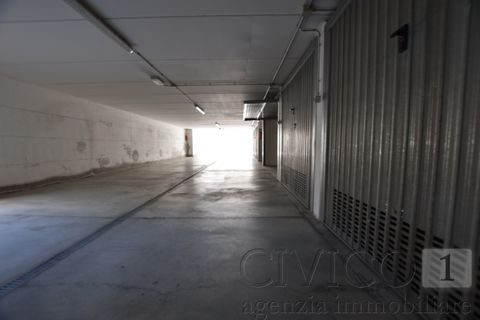 Garage i Padua, Padua, Padua - € 100.000 | Ref: DOM100 - foto 11