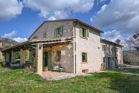 Landejendom i Cagli, Pesaro and Urbino, Cagli - € 1.270.000 | Ref: ila-581-1101797 - foto 8