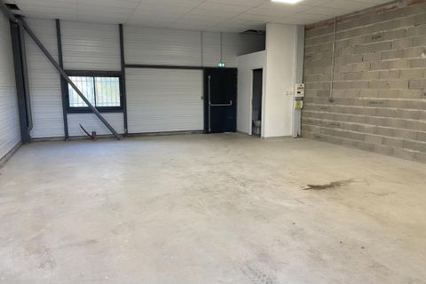 L'establiment comercial a Izon, Gironde, Izon - € 11.880/mes | Ref: 7670639 - foto 2