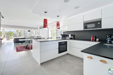 Villa a Empuriabrava, Gerona, Empuriabrava - € 930.000 | Ref: 2549 - foto 19