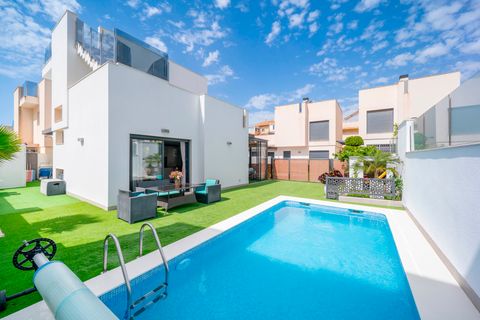 Villa i Torrevieja, Alicante, Torrevieja - € 559.000 | Ref: BS-63339 - foto 1