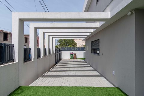 Villa i Seixal, Setubal, Seixal - € 520.000 | Ref: C0483-01837 - foto 25