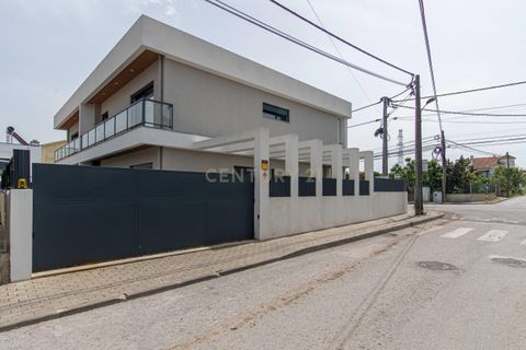 Villa i Seixal, Setubal, Seixal - € 520.000 | Ref: C0483-01837 - foto 26