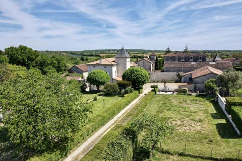 Villa a Ruffec, Charente, Ruffec - € 399.000 | Ref: BVI84892 - foto 2