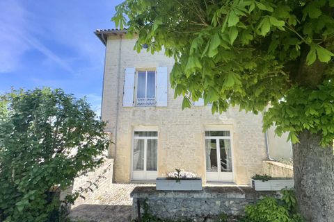 Villa a Ruffec, Charente, Ruffec - € 399.000 | Ref: BVI84892 - foto 15