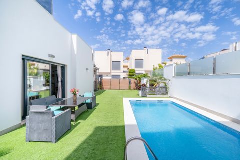 Villa a Torrevieja, Alicante, Torrevieja - € 559.000 | Ref: 777493 - foto 3