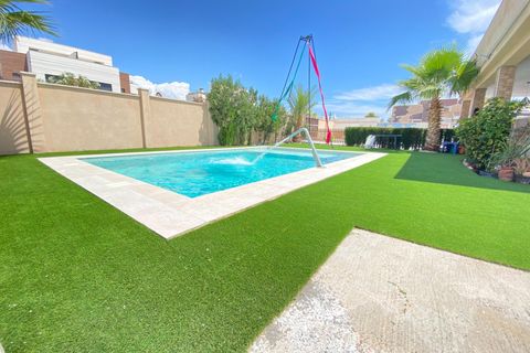 Villa a Torrevieja, Alicante, Torrevieja - € 440.000 | Ref: C1-270/4147 - foto 4