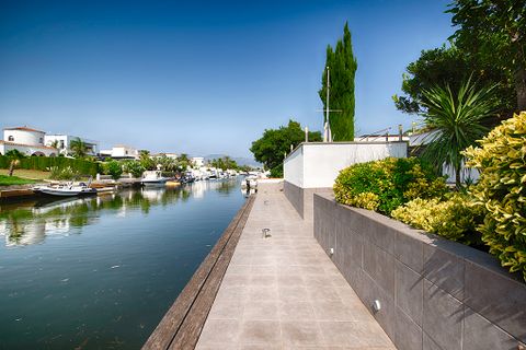 Villa i Empuriabrava, Gerona, Empuriabrava - € 1.115.000 | Ref: W-02WTJQ - foto 13