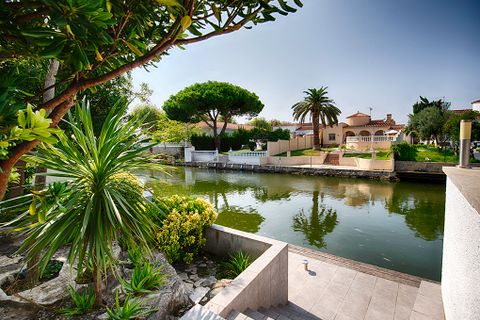 Villa i Empuriabrava, Gerona, Empuriabrava - € 1.115.000 | Ref: W-02WTJQ - foto 14