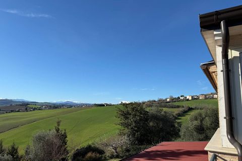 Villa i Fermo, Fermo, Fermo - € 550.000 | Ref: AQ01 - foto 3