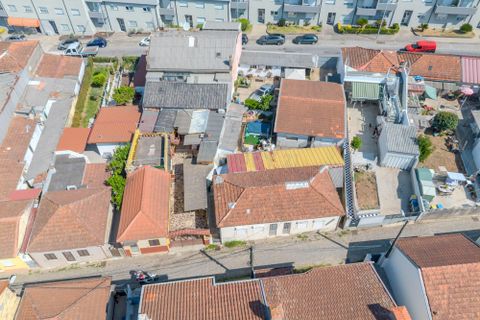 Erhvervsejendom i Valongo, Porto, Valongo - € 229.000 | Ref: C0393-01369 - foto 1