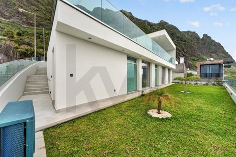 Byhus i Calheta, Madeira, Calheta - € 1.850.000 | Ref: KWPT-031724 - foto 44