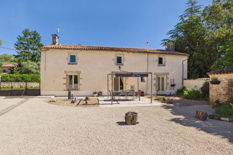 Villa i La Foret-de-Tesse, Charente, La Foret-de-Tesse - € 288.900 | Ref: BVI85374 - foto 1