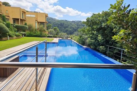 Rækkehus i Girona, Gerona, Girona - € 555.000 | Ref: 735134 - foto 1