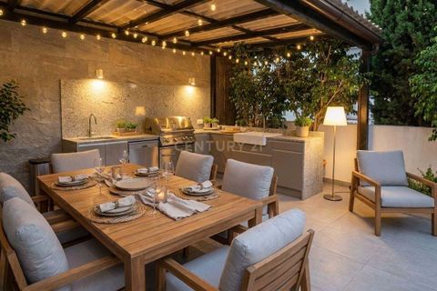 Villa i Carcavelos, Lisbon, Carcavelos - € 1.660.000 | Ref: C0376-00850 - foto 1