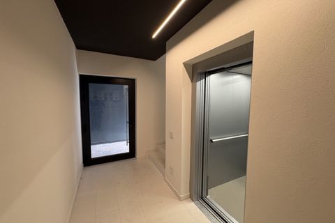 Penthouse i Stra, Venice, Stra - € 645.000 | Ref: AT121 - foto 34